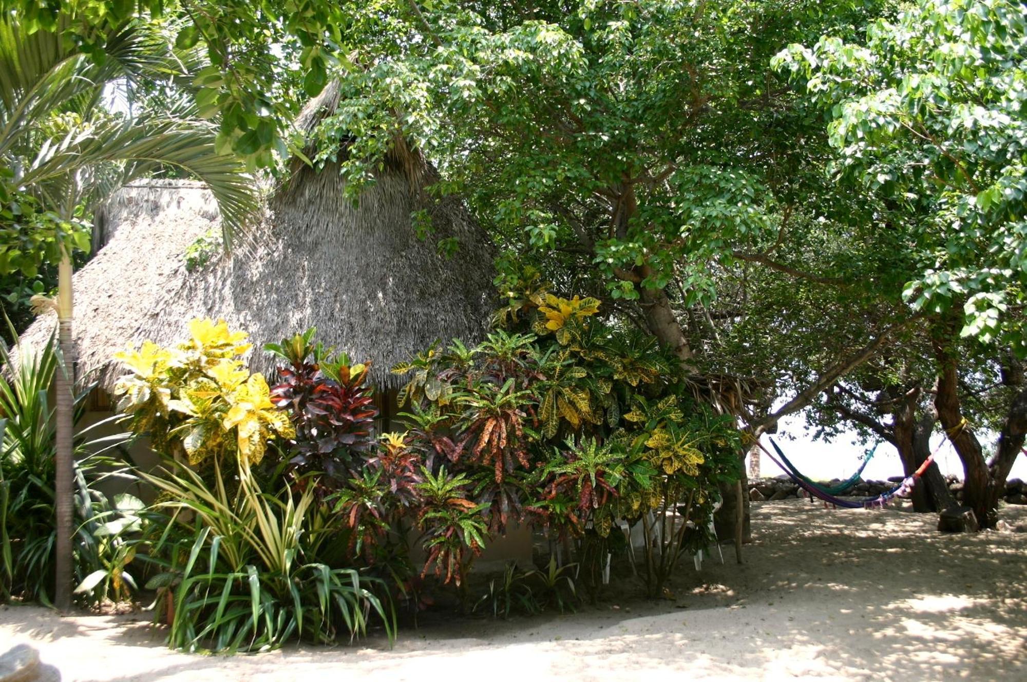 Junto Al Rio Bungalows & Suites Саюлита Екстериор снимка