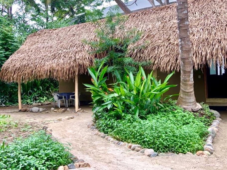 Junto Al Rio Bungalows & Suites Саюлита Екстериор снимка
