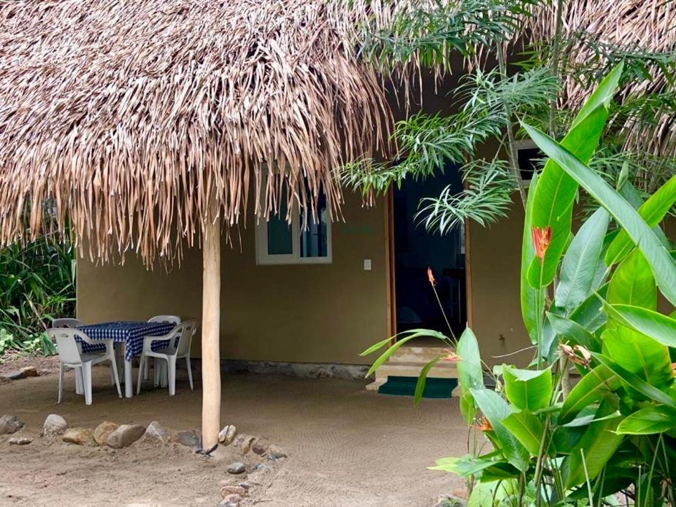 Junto Al Rio Bungalows & Suites Саюлита Екстериор снимка